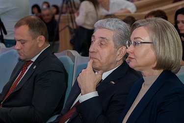 Сергей Грачев: «Женщины Оренбуржья активно участвуют в решении многих сложных задач и проблем»